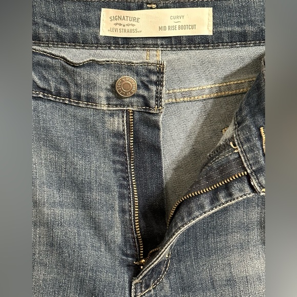 Signature Jeans Levis Strauss Curvy Mid Rise Boot Cut Plus Size 18 Tag 34 x 32 - Picture 10 of 16